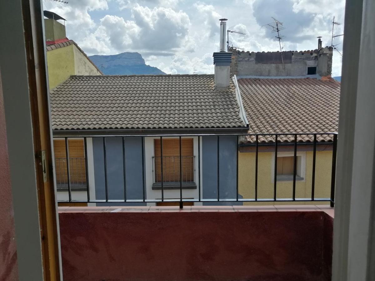 Luminoso, Centrico Y Silencioso Apartamento جاكا المظهر الخارجي الصورة