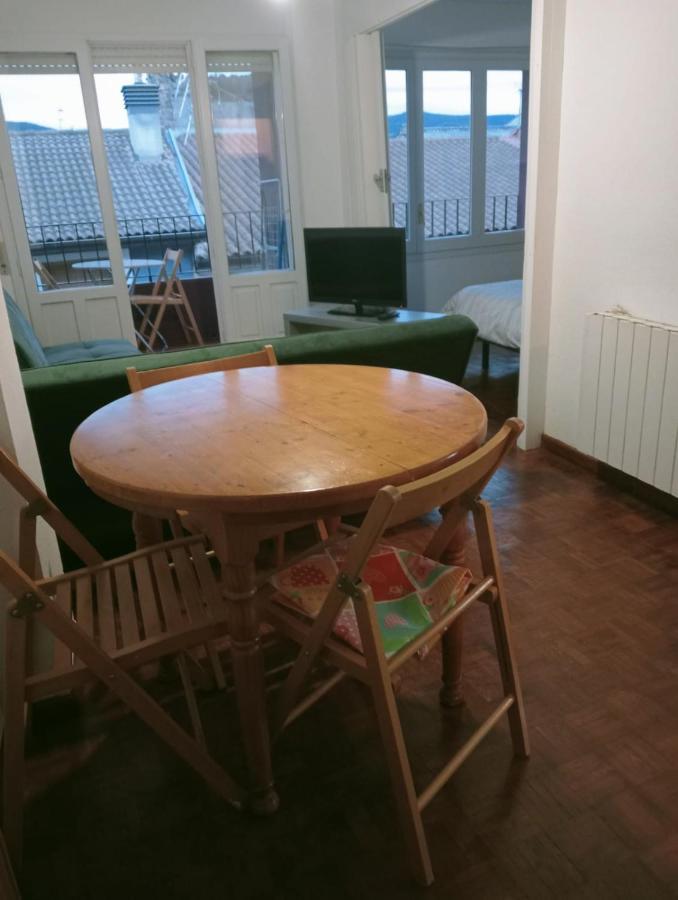 Luminoso, Centrico Y Silencioso Apartamento جاكا المظهر الخارجي الصورة