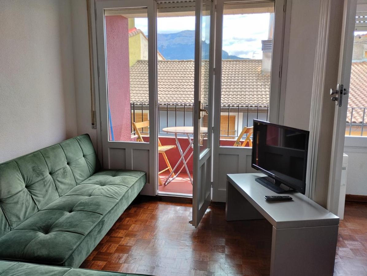 Luminoso, Centrico Y Silencioso Apartamento جاكا المظهر الخارجي الصورة